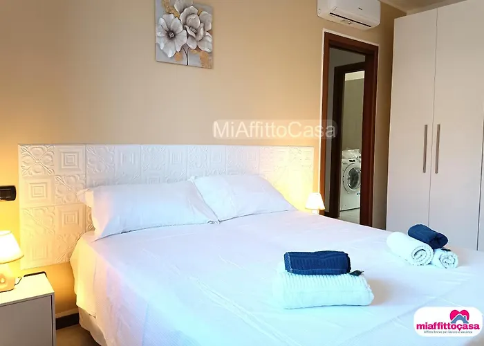 Casa Girasole - Balcone, Giardino E Posto Auto Privato